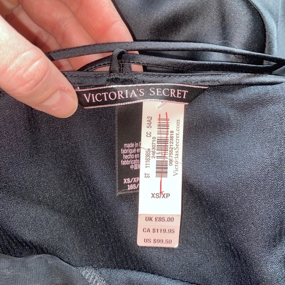 Victoria's Secrete Slip - Picture 2 of 5